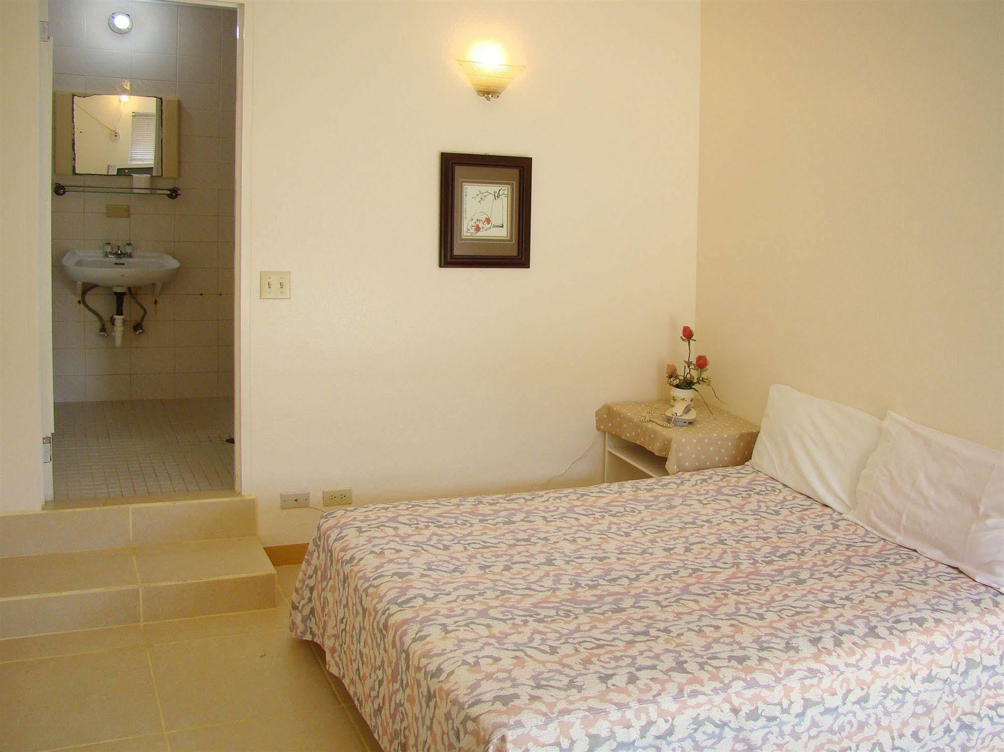 Micro Beach Hotel Garapan Extérieur photo